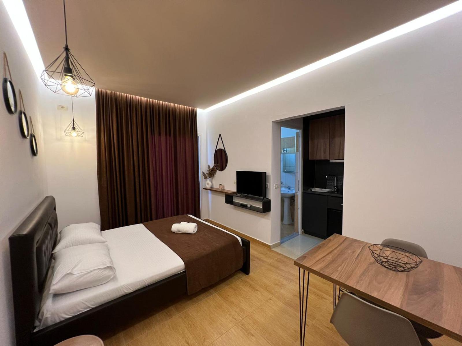 Apartments Sadiku With Sea View Sarandë Buitenkant foto